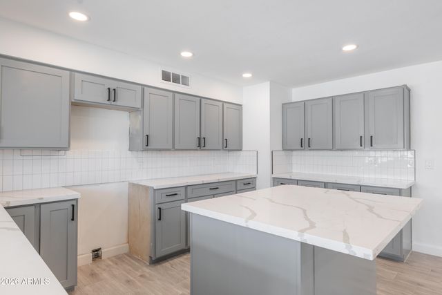 6924 W BEATRICE Street, Phoenix, AZ 85043
