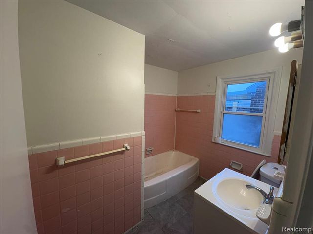 1079 Emmons Boulevard, Lincoln Park, MI 48146