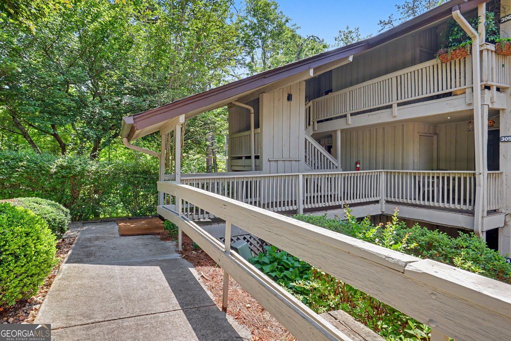 227 Shakespeare Drive #303, Clayton, GA 30525 — exterior