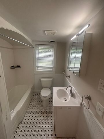 261 Plymouth St 4, East Bridgewater, MA 02333