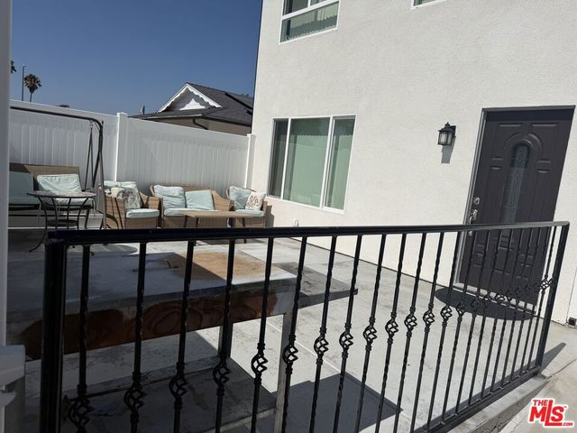 8550 Gloria Avenue, Los Angeles, CA 91343