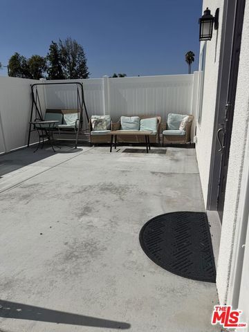 8550 Gloria Avenue, Los Angeles, CA 91343