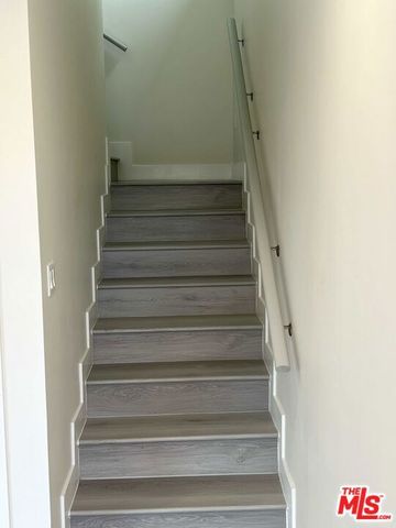 8550 Gloria Avenue, Los Angeles, CA 91343