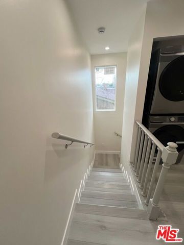 8550 Gloria Avenue, Los Angeles, CA 91343