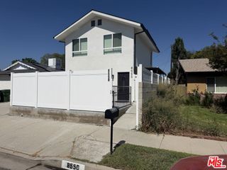 8550 Gloria Avenue, Los Angeles, CA 91343