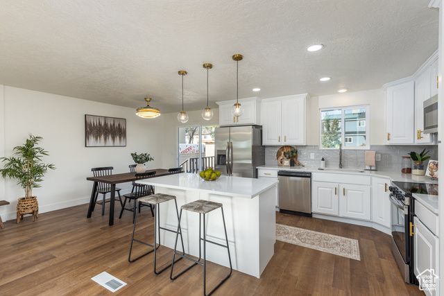 7122 S WOODGREEN RD, West Jordan, UT 84084