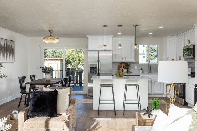 7122 S WOODGREEN RD, West Jordan, UT 84084