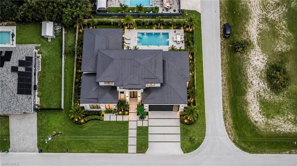 Image 10 of property listing at 3121 16th PL, Cape Coral, FL 33914