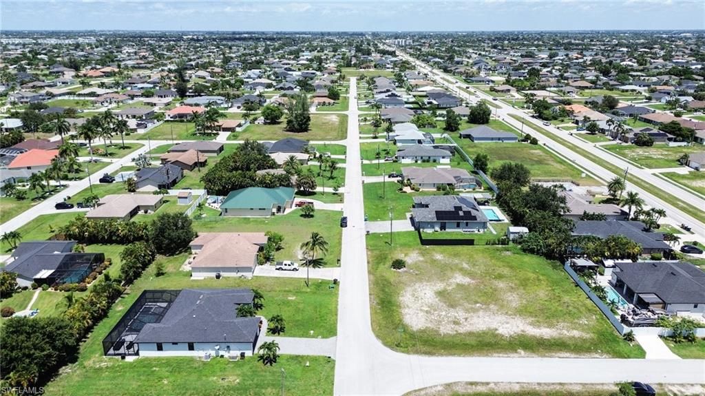 Image 11 of property listing at 3121 16th PL, Cape Coral, FL 33914