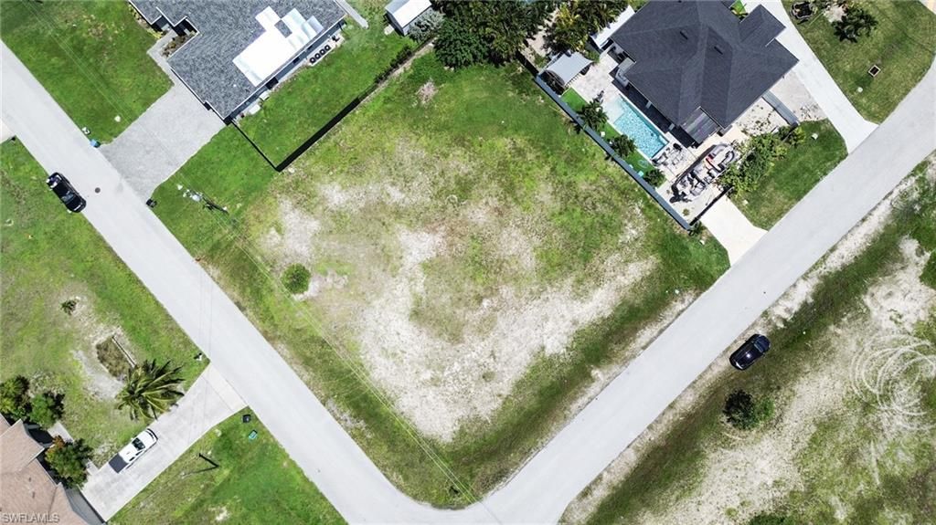 Image 14 of property listing at 3121 16th PL, Cape Coral, FL 33914