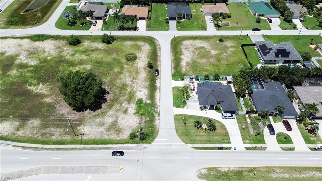 Image 16 of property listing at 3121 16th PL, Cape Coral, FL 33914