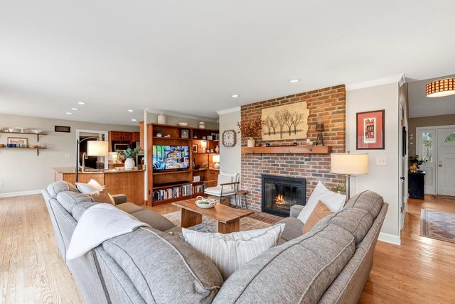 13725 Lake Shore DRIVE, Mequon, WI 53097