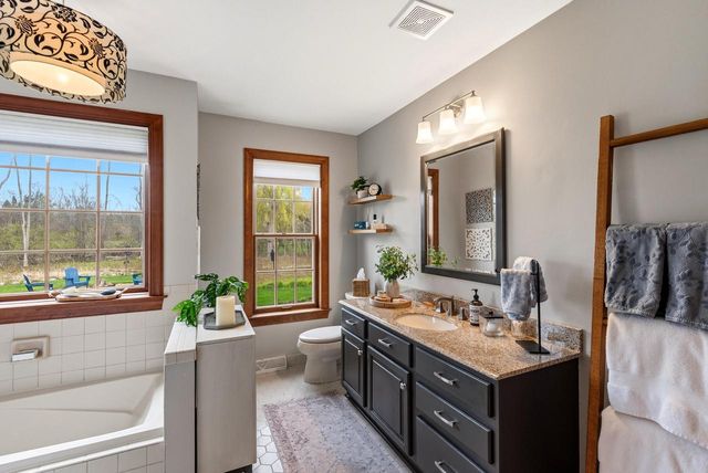 13725 Lake Shore DRIVE, Mequon, WI 53097