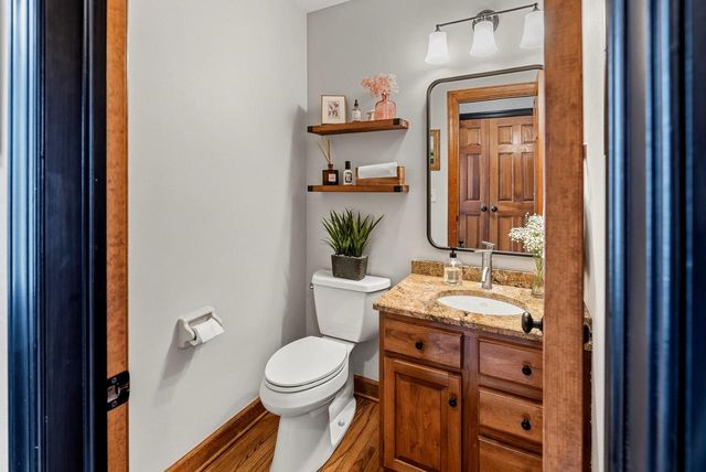 13725 Lake Shore DRIVE, Mequon, WI 53097
