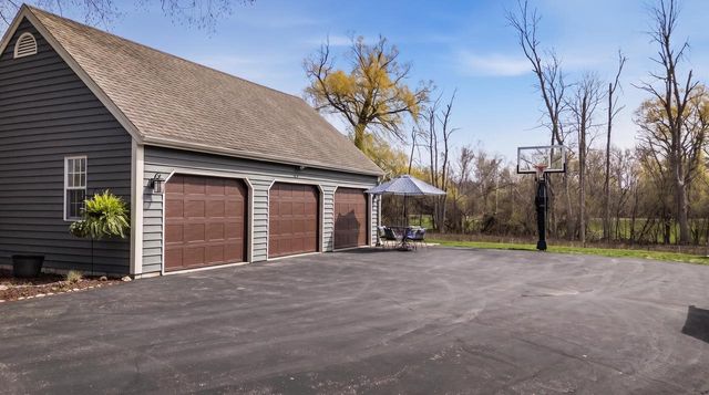 13725 Lake Shore DRIVE, Mequon, WI 53097