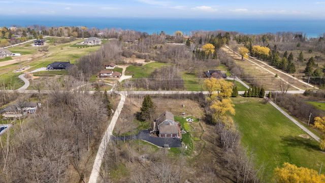 13725 Lake Shore DRIVE, Mequon, WI 53097