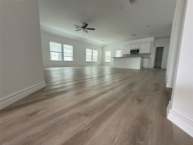 512 Oak Chase Avenue, Dayton, TX 77535