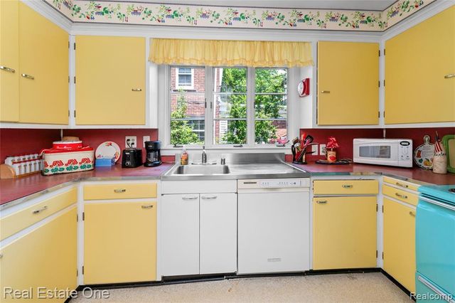 23760 Hudson Street, Dearborn, MI 48124