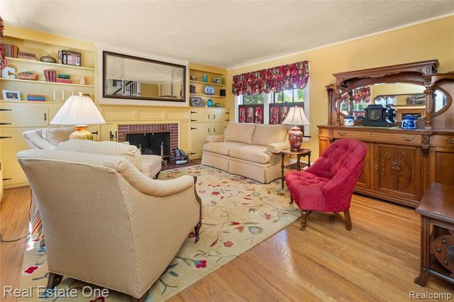 23760 Hudson Street, Dearborn, MI 48124