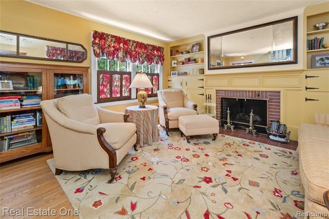 23760 Hudson Street, Dearborn, MI 48124