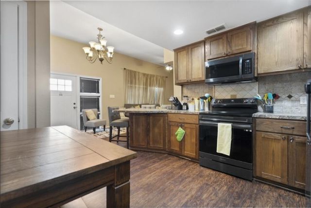 68 Pony Express Trail, Lubbock, TX 79404