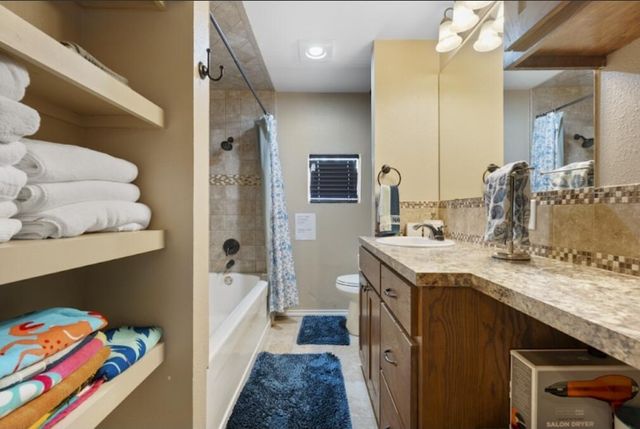 68 Pony Express Trail, Lubbock, TX 79404