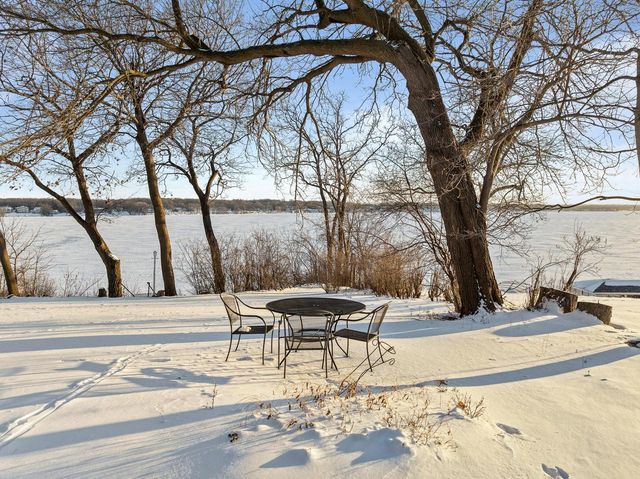 2304 North Shore DRIVE, Delavan, WI 53115