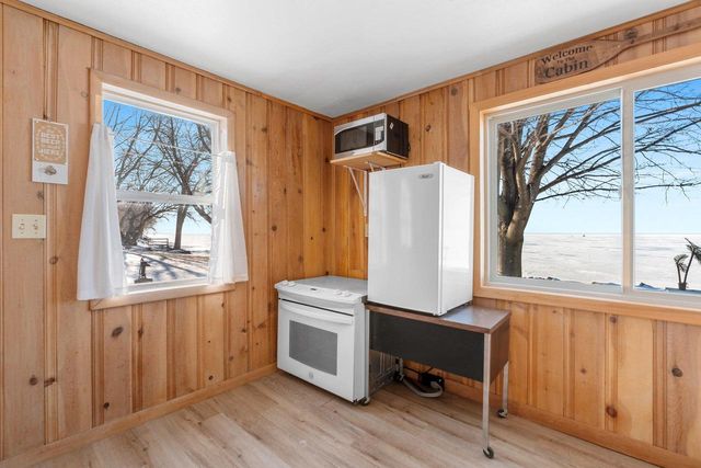 165 SUN N SURF DRIVE, Luxemburg, WI 54217