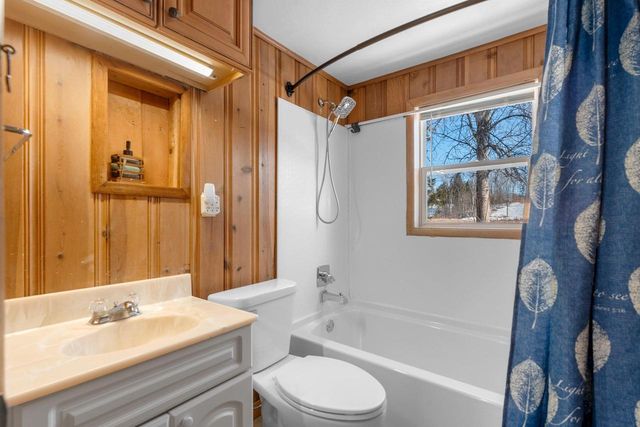 165 SUN N SURF DRIVE, Luxemburg, WI 54217