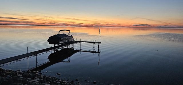 165 SUN N SURF DRIVE, Luxemburg, WI 54217