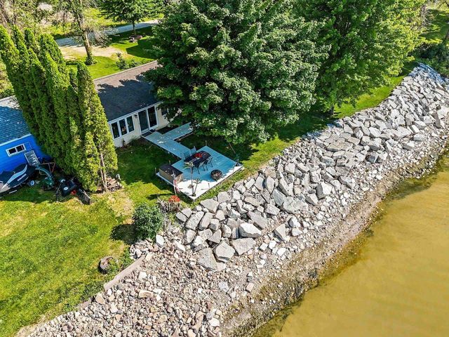 165 SUN N SURF DRIVE, Luxemburg, WI 54217