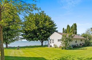 165 SUN N SURF DRIVE, Luxemburg, WI 54217