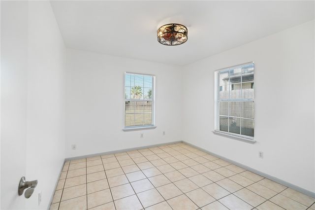 310 Easy St A, Corpus Christi, TX 78418