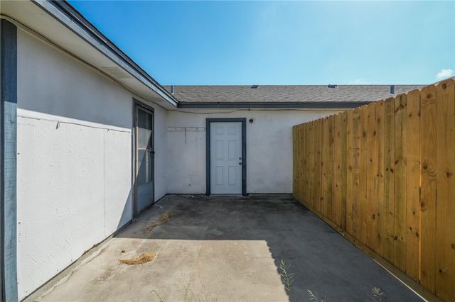 310 Easy St A, Corpus Christi, TX 78418