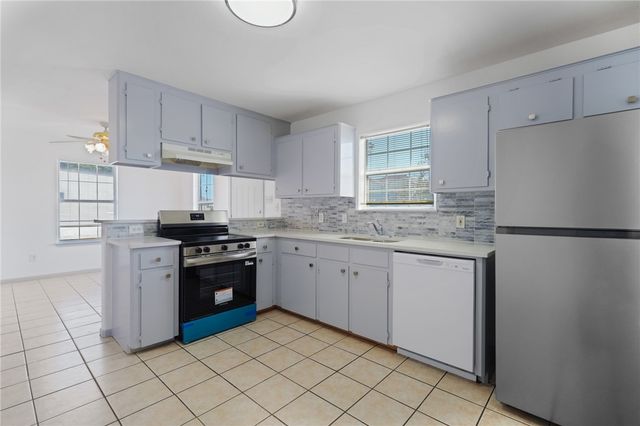 310 Easy St A, Corpus Christi, TX 78418