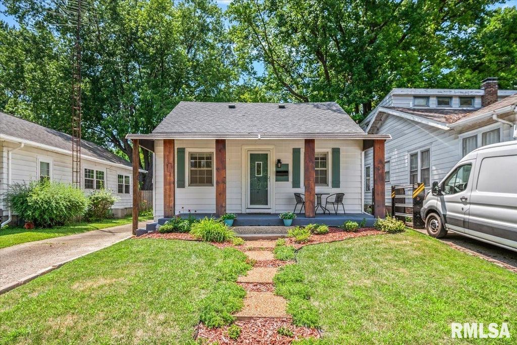 517 S Feldkamp Avenue, Springfield, IL 62704