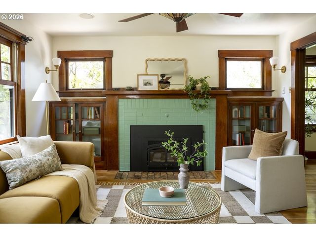 3011 Se TIBBETTS St, Portland, OR 97202