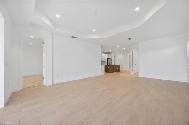 4580 Skysail DR, Naples, FL 34120