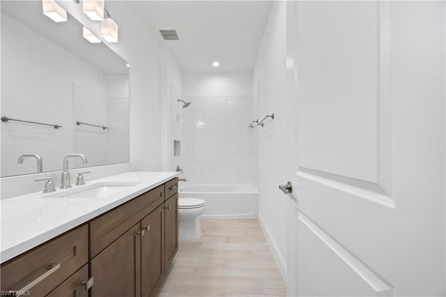 4580 Skysail DR, Naples, FL 34120