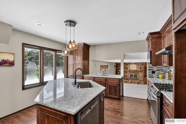 2211 S 166th Street, Omaha, NE 68130