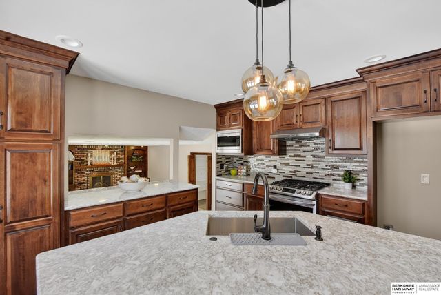 2211 S 166th Street, Omaha, NE 68130