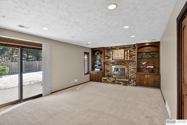 2211 S 166th Street, Omaha, NE 68130