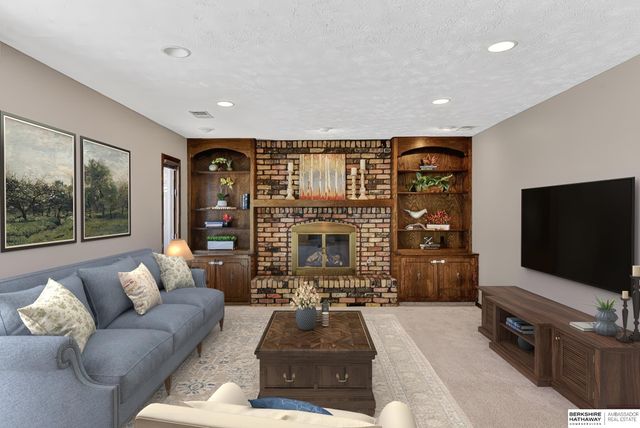 2211 S 166th Street, Omaha, NE 68130