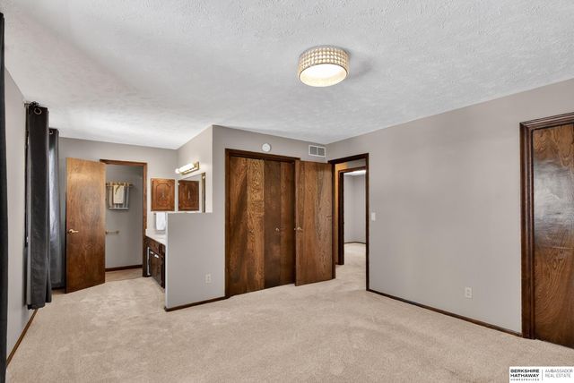 2211 S 166th Street, Omaha, NE 68130