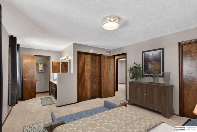 2211 S 166th Street, Omaha, NE 68130