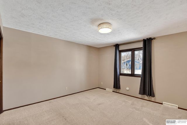 2211 S 166th Street, Omaha, NE 68130