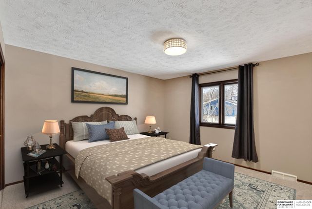 2211 S 166th Street, Omaha, NE 68130