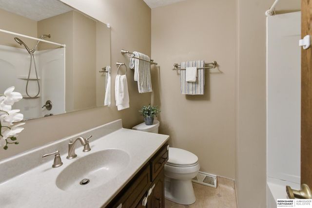 2211 S 166th Street, Omaha, NE 68130