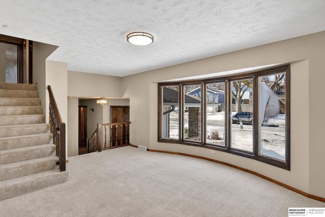 2211 S 166th Street, Omaha, NE 68130