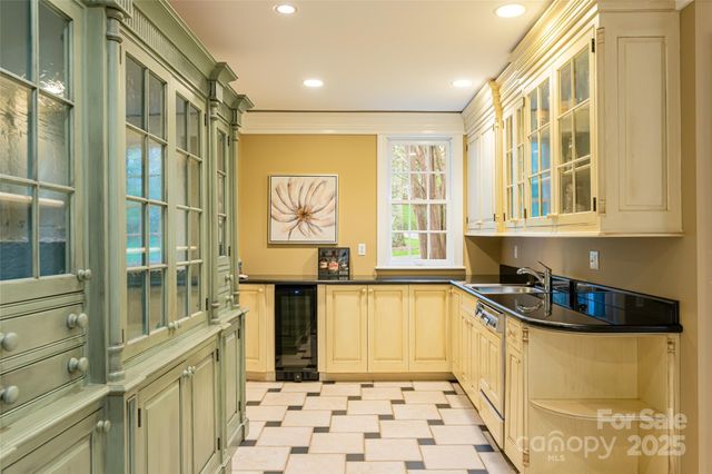 31 Busbee Road, Asheville, NC 28803